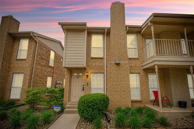 10615 Briar Forest Drive 1001, Houston, TX 77042