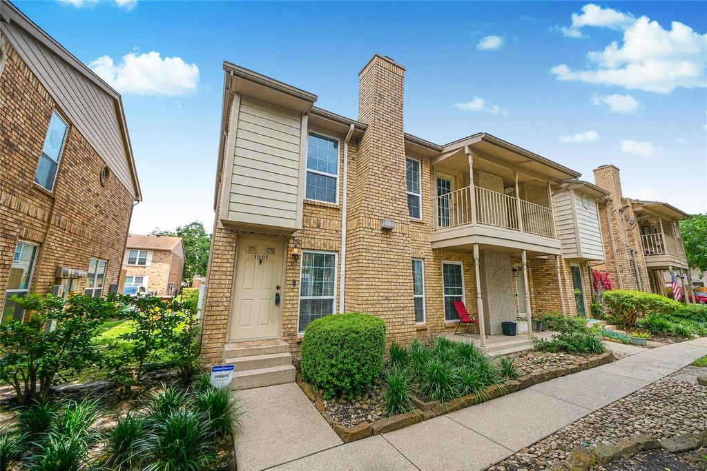 10615 Briar Forest Drive 1001, Houston, TX 77042