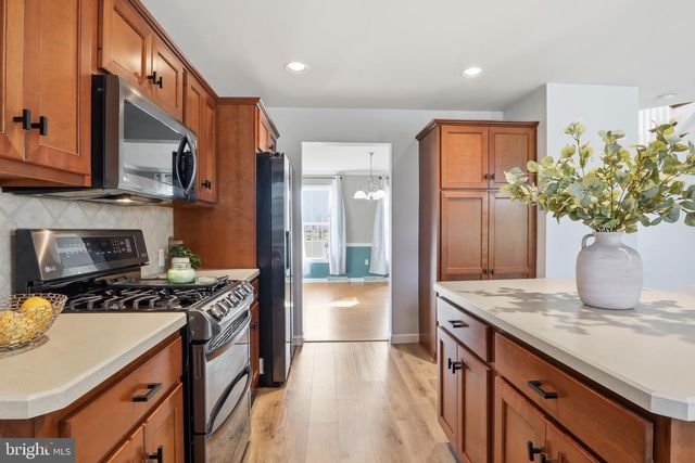 85 ANGELA LN, York, PA 17402