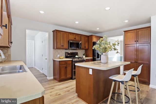 85 ANGELA LN, York, PA 17402