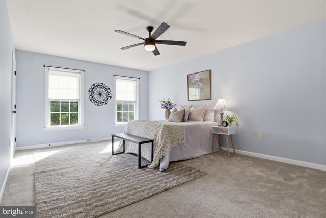 85 ANGELA LN, York, PA 17402