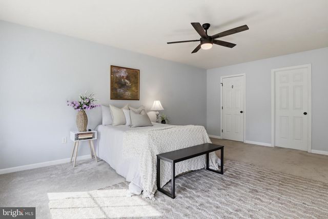 85 ANGELA LN, York, PA 17402