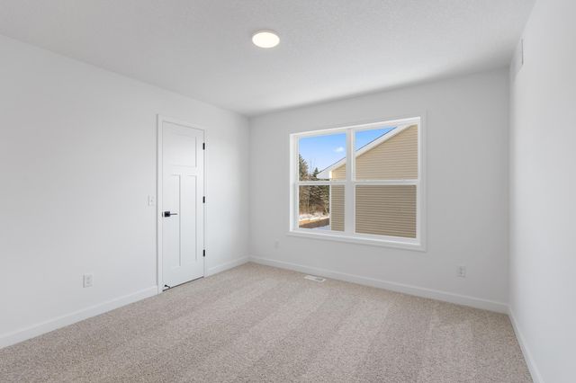 8704 Periwinkle Boulevard, Woodbury, MN 55129