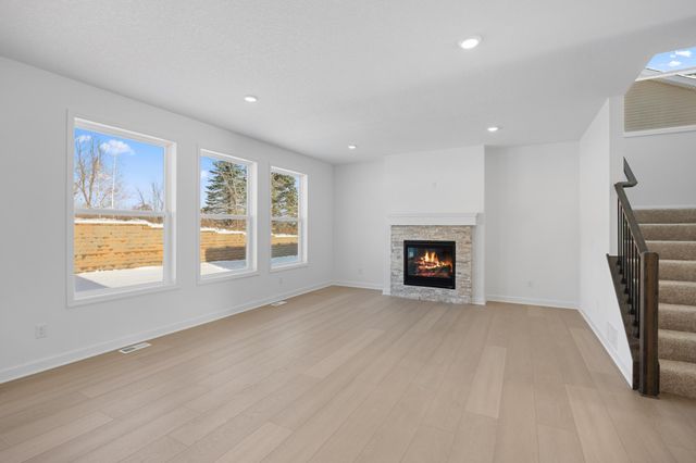 8704 Periwinkle Boulevard, Woodbury, MN 55129