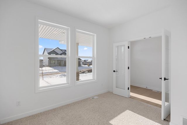 8704 Periwinkle Boulevard, Woodbury, MN 55129