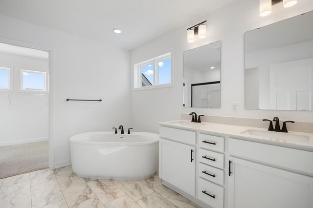 8704 Periwinkle Boulevard, Woodbury, MN 55129