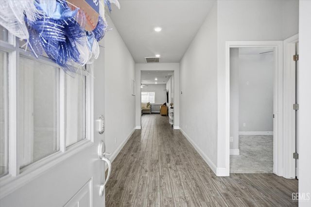 9001 Brook Shadow Way, Shafter, CA 93263