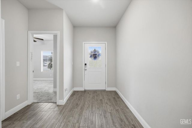 9001 Brook Shadow Way, Shafter, CA 93263