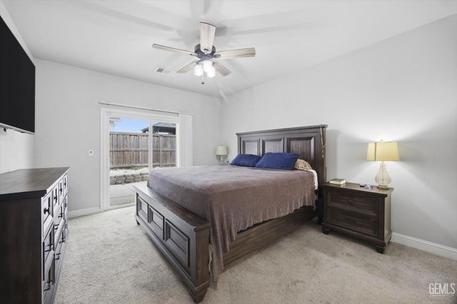 9001 Brook Shadow Way, Shafter, CA 93263