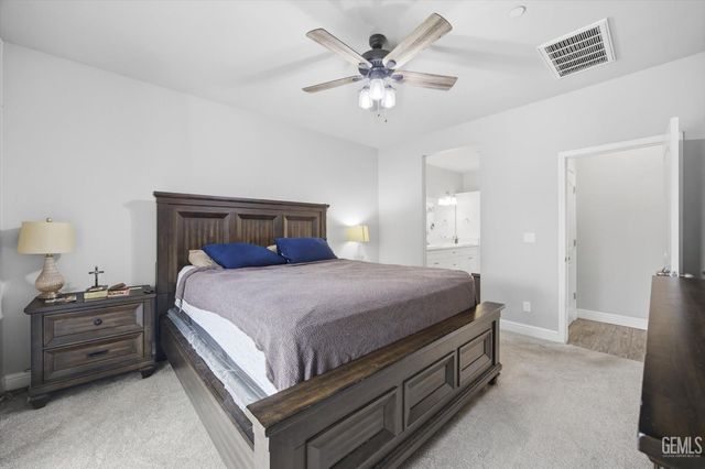 9001 Brook Shadow Way, Shafter, CA 93263