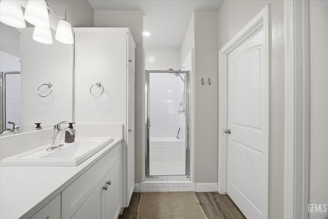 9001 Brook Shadow Way, Shafter, CA 93263