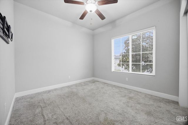 9001 Brook Shadow Way, Shafter, CA 93263