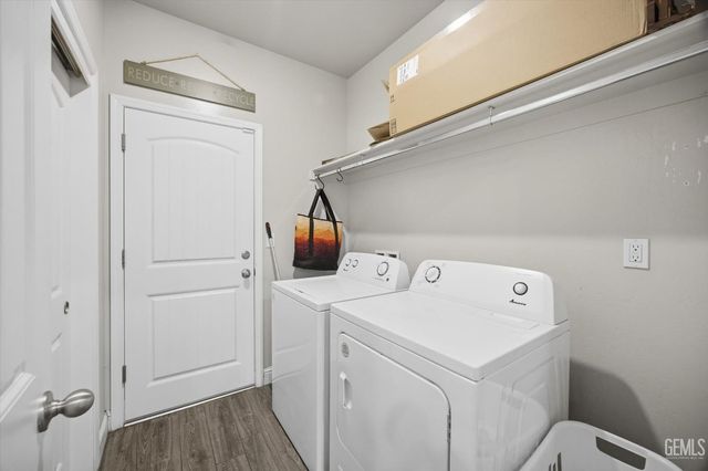 9001 Brook Shadow Way, Shafter, CA 93263