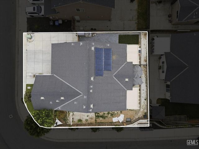 9001 Brook Shadow Way, Shafter, CA 93263