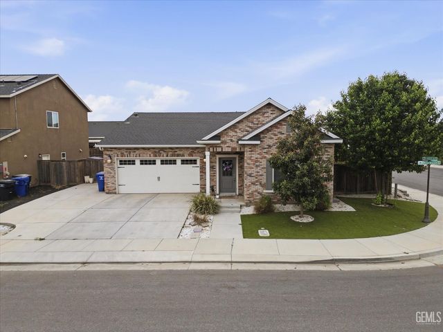 9001 Brook Shadow Way, Shafter, CA 93263