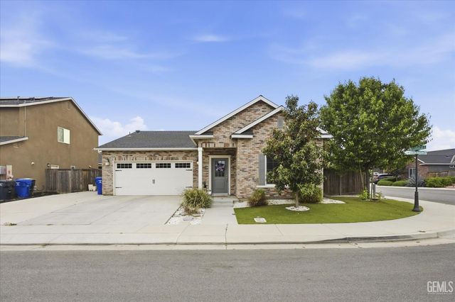 9001 Brook Shadow Way, Shafter, CA 93263