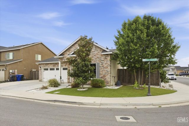 9001 Brook Shadow Way, Shafter, CA 93263