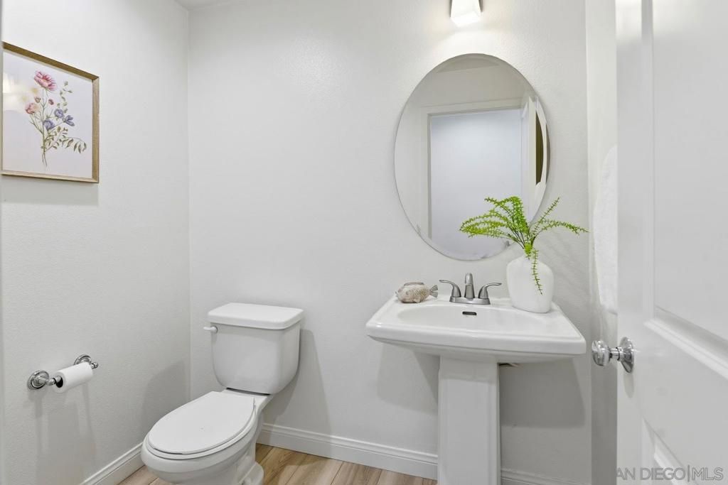 Image 15 of property listing at 214 Antoni Gln 710, Escondido, CA 92025