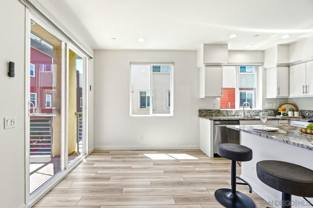 Image 6 of property listing at 214 Antoni Gln 710, Escondido, CA 92025