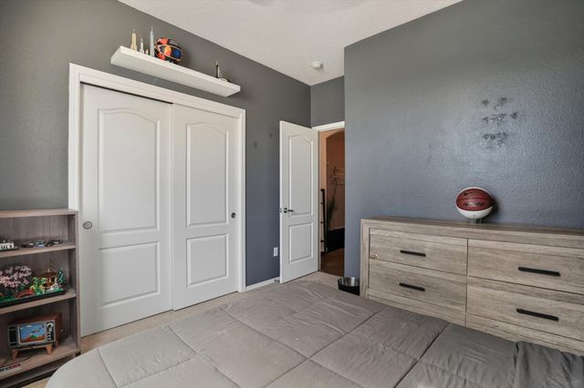 241 Big Sky Avenue SW, Los Lunas, NM 87031