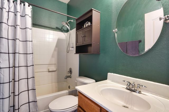 241 Big Sky Avenue SW, Los Lunas, NM 87031