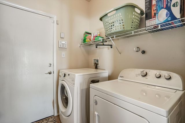 241 Big Sky Avenue SW, Los Lunas, NM 87031