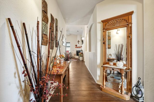 241 Big Sky Avenue SW, Los Lunas, NM 87031