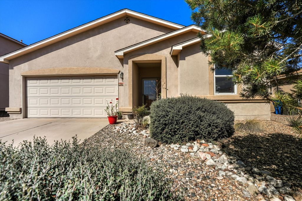 241 Big Sky Avenue SW, Los Lunas, NM 87031