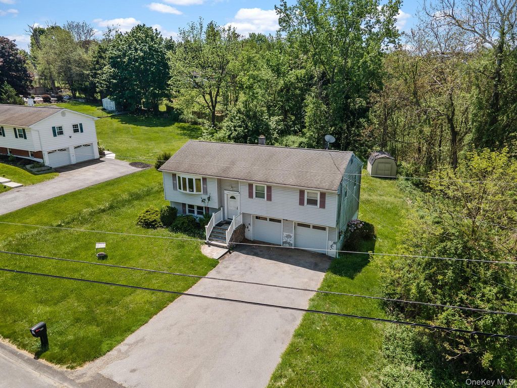 11 Caudie Drive, Poughkeepsie, NY 12603
