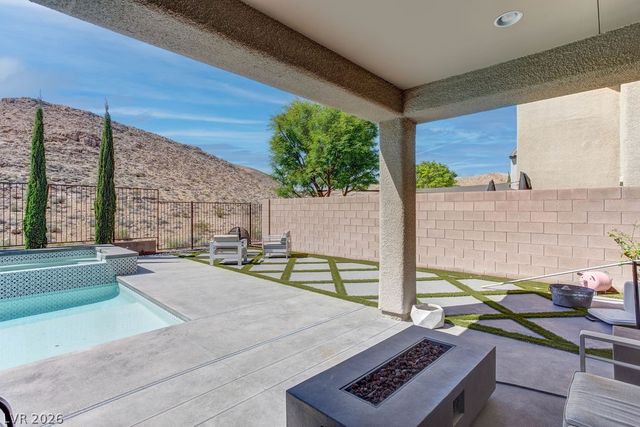 12735 Coastline Shadow Street, Las Vegas, NV 89141