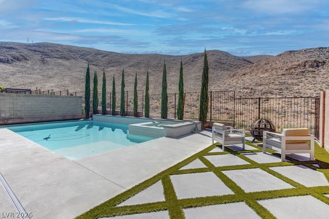 12735 Coastline Shadow Street, Las Vegas, NV 89141