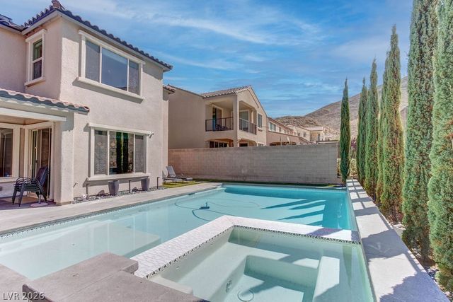 12735 Coastline Shadow Street, Las Vegas, NV 89141