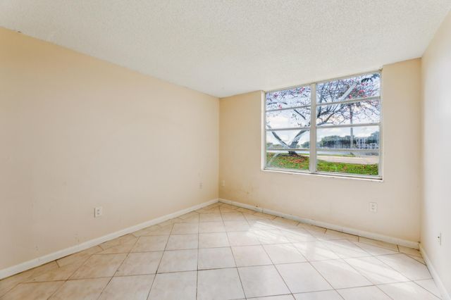 9440 Tangerine Place 102, Davie, FL 33324