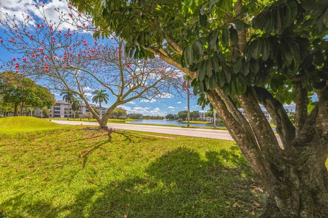 9440 Tangerine Place 102, Davie, FL 33324