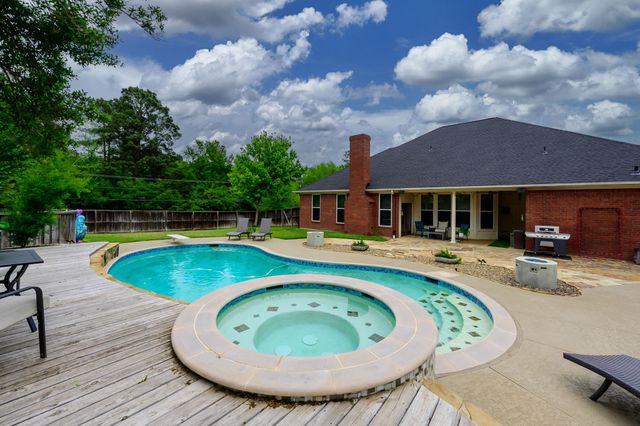 5701 Churchill Drive, Tyler, TX 75703