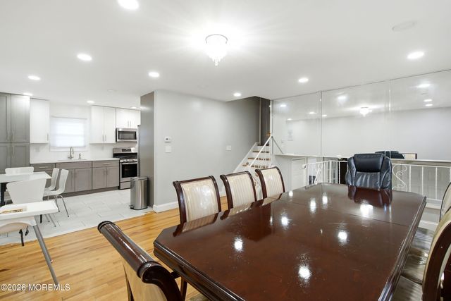 18 Wyoming Drive, Jackson, NJ 08527