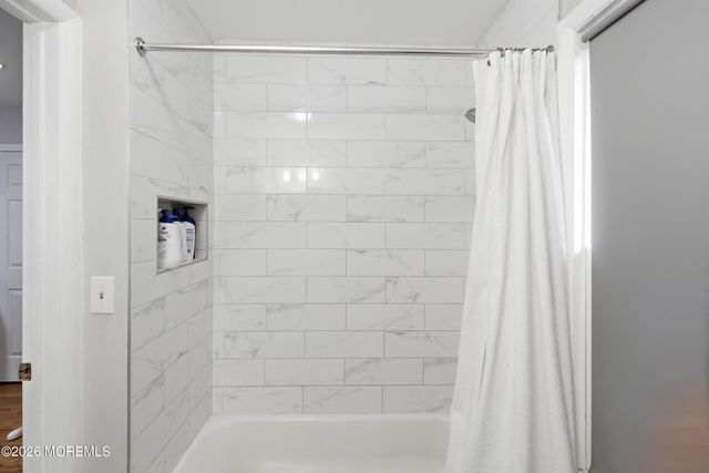 18 Wyoming Drive, Jackson, NJ 08527