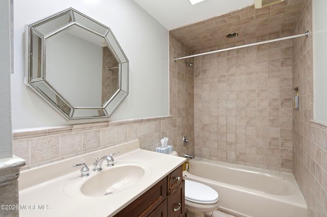 18 Wyoming Drive, Jackson, NJ 08527