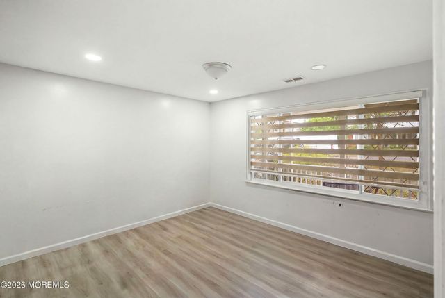 18 Wyoming Drive, Jackson, NJ 08527