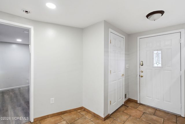 18 Wyoming Drive, Jackson, NJ 08527