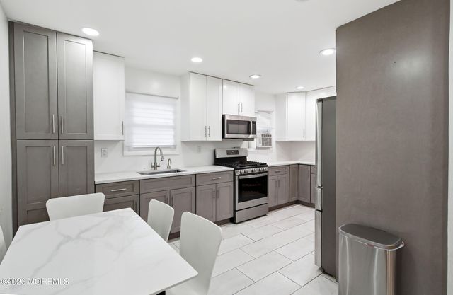 18 Wyoming Drive, Jackson, NJ 08527