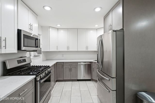 18 Wyoming Drive, Jackson, NJ 08527