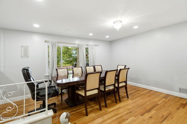 18 Wyoming Drive, Jackson, NJ 08527