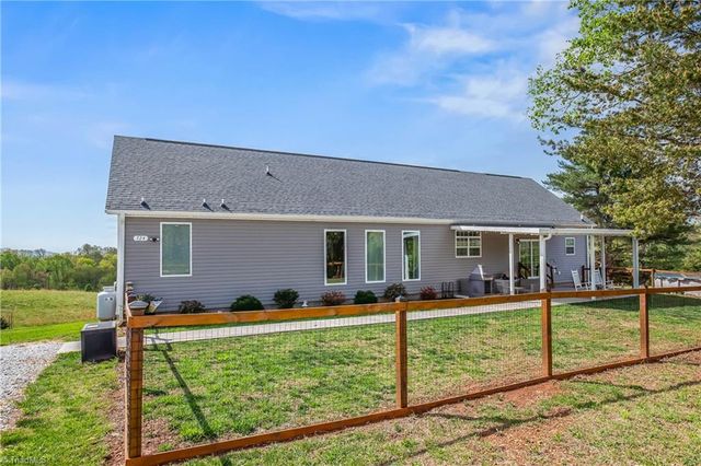 724 Tom Cook Road, Pilot Mountain, NC 27041