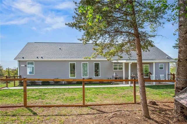724 Tom Cook Road, Pilot Mountain, NC 27041