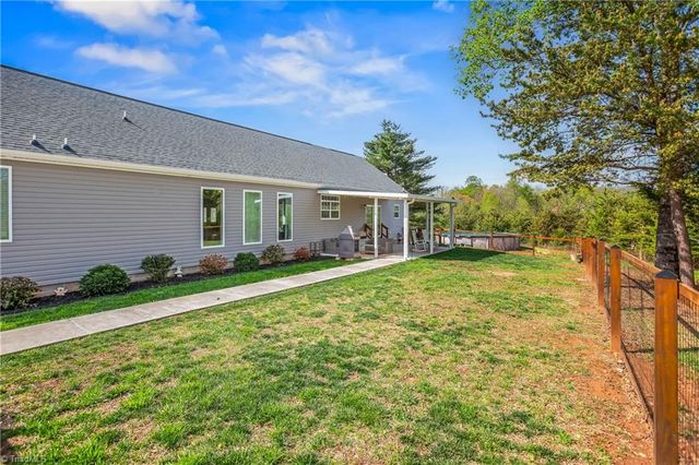724 Tom Cook Road, Pilot Mountain, NC 27041