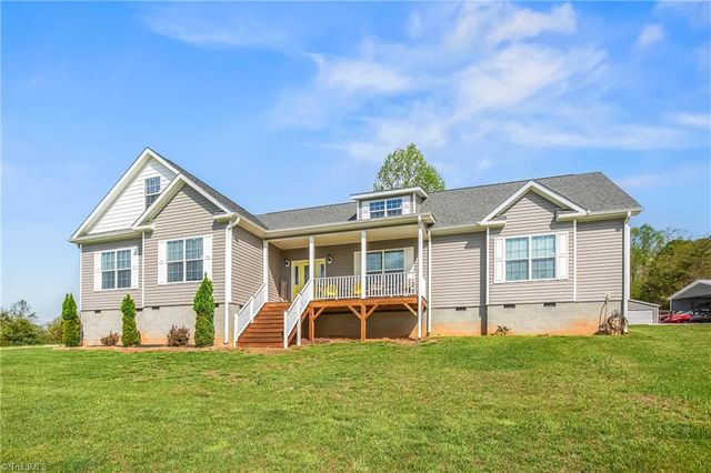 724 Tom Cook Road, Pilot Mountain, NC 27041