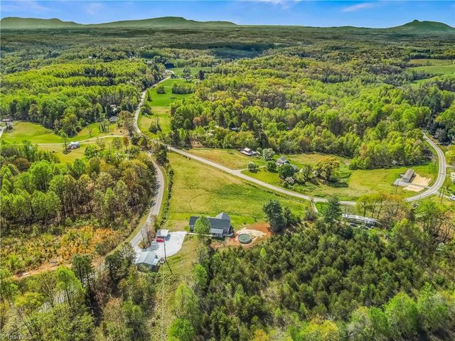 724 Tom Cook Road, Pilot Mountain, NC 27041