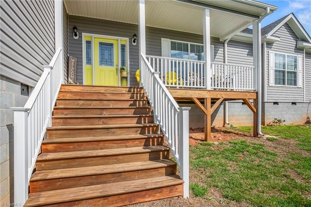 724 Tom Cook Road, Pilot Mountain, NC 27041