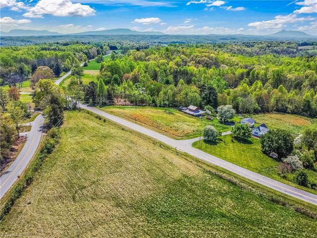 724 Tom Cook Road, Pilot Mountain, NC 27041